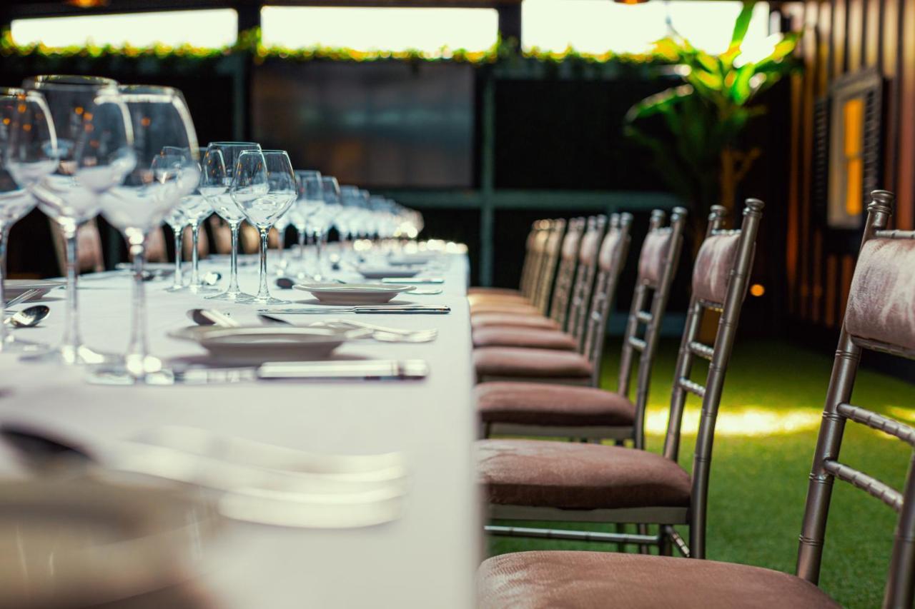 Hotel Imperial Dundalk Bagian luar foto