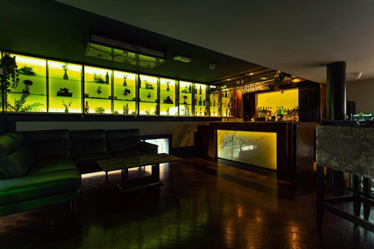 Hotel Imperial Dundalk Bagian luar foto